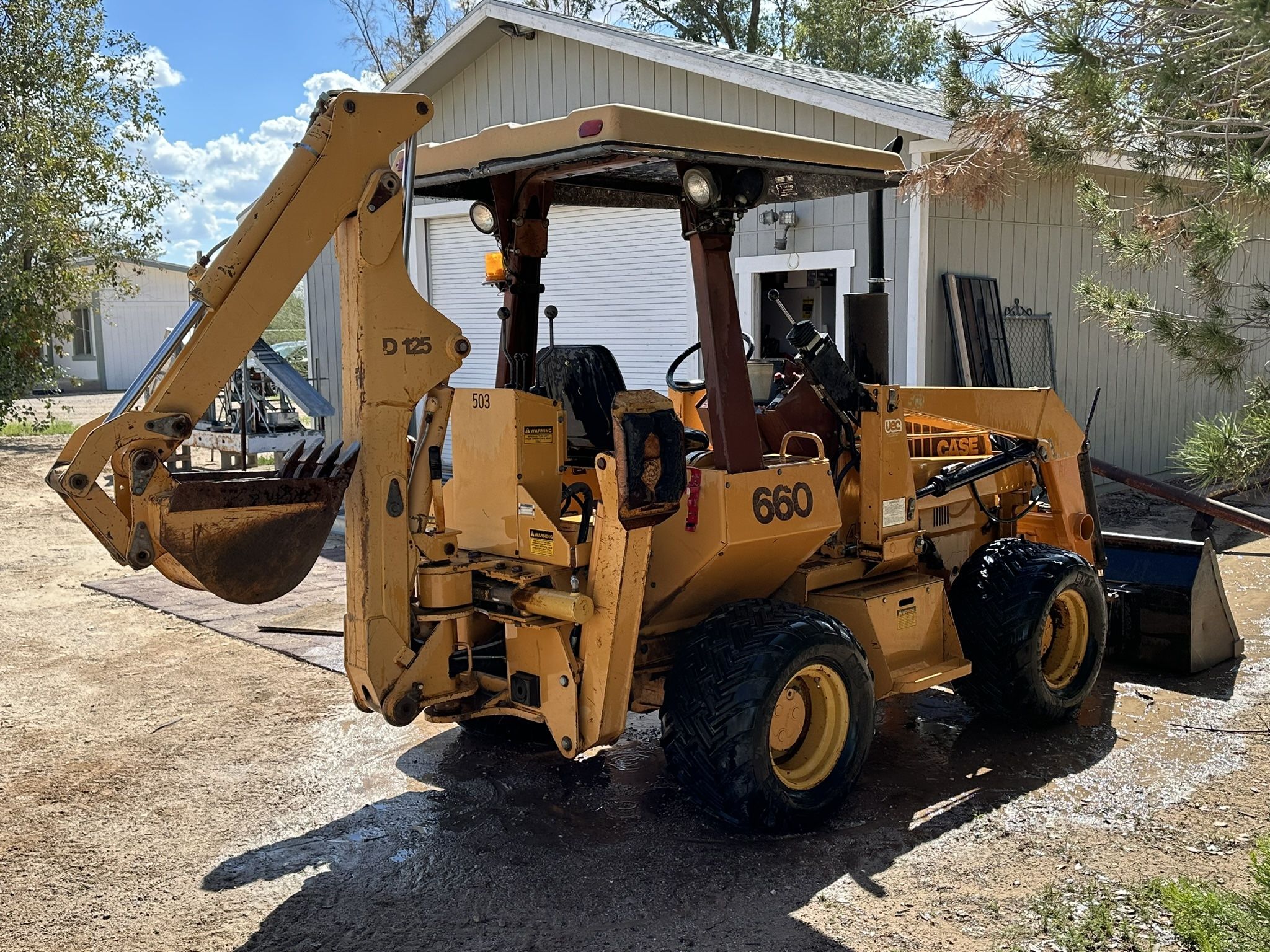 Case Backhoe/loader, Hydrostatic Transmission, 4wd And 4 Wheel Steering . 4 Cylinder 66 Hp Cummins Diesel Engine, Low 790 Hours Only!