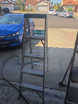 5 Foot ladder