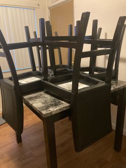 Marble table set moving soon need gone