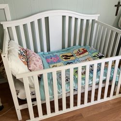Graco convertible crib/toddler bed with mattress and Davinci changing table dresser
