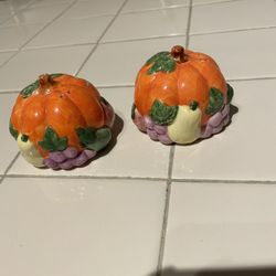 Pumpkin Salt & Pepper Shaker Set
