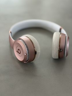 Title Beats Solo3 Wireless Headphones - Rose Gold