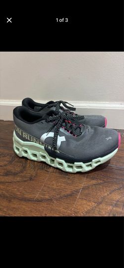 Women’s oncloud running shoes