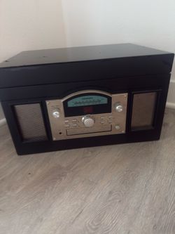 Crosley Vinyl Record Player / Turntable with Built-in Speakers