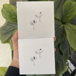 2 Apple AirPods Gen 2