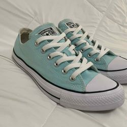 Converse Low Tops Womens 8