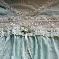 Vintage Miss Elaine Women's Pale Blue Flutter Sleeve Nightgown Slip L