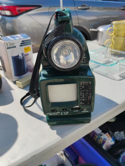 VINTAGE COLEMAN MULTI - FUNCTION TV LATERN
