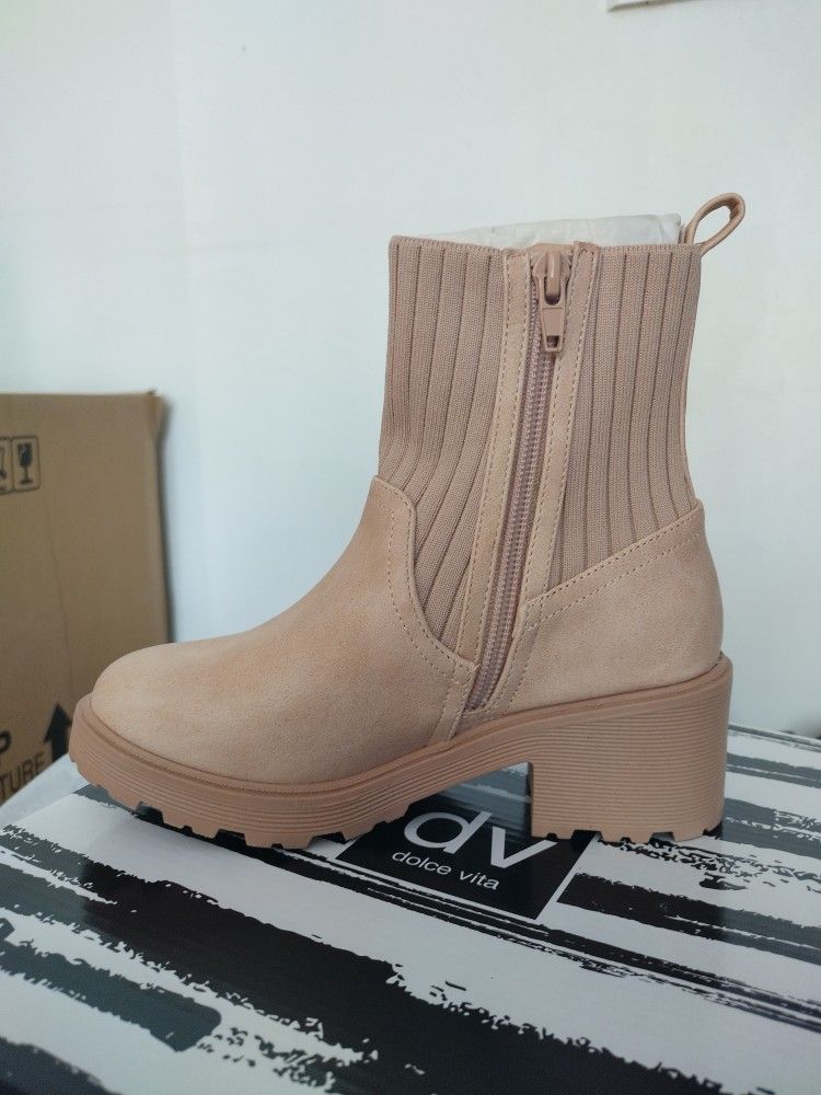 Kids' Noble Chelsea Boot BRAND NEW with Box