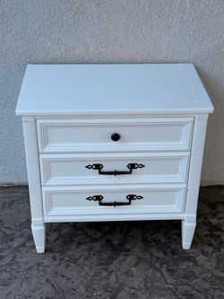 1 nightstand only with 3 drawers