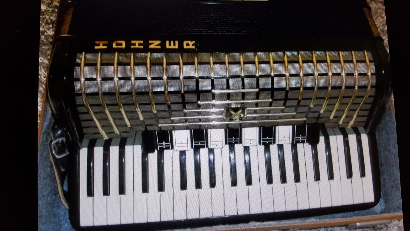 Hohner Atlantic III P accordion black with original case