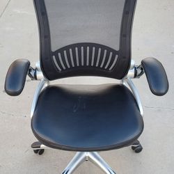 Black and Silver Rolling Office/Gaming Chair