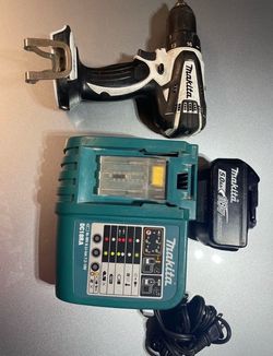 Makita LXFD01 Drill Charger and 18v Battery