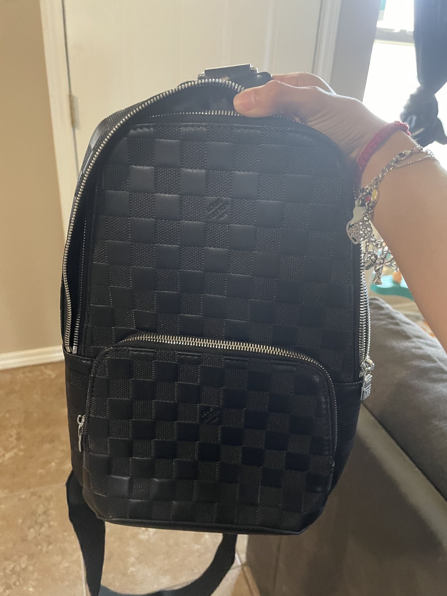 louis-vuitton black crossbody bag