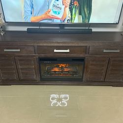 80 Inch TV stand Like New 