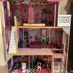 Doll House 