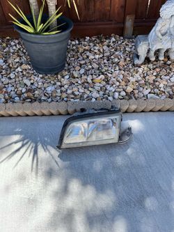 Mercedes c230 Headlight assembly