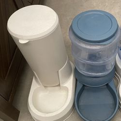 2 Cat/Dog Food Tower Bowls
