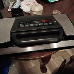 Vacuum sealer