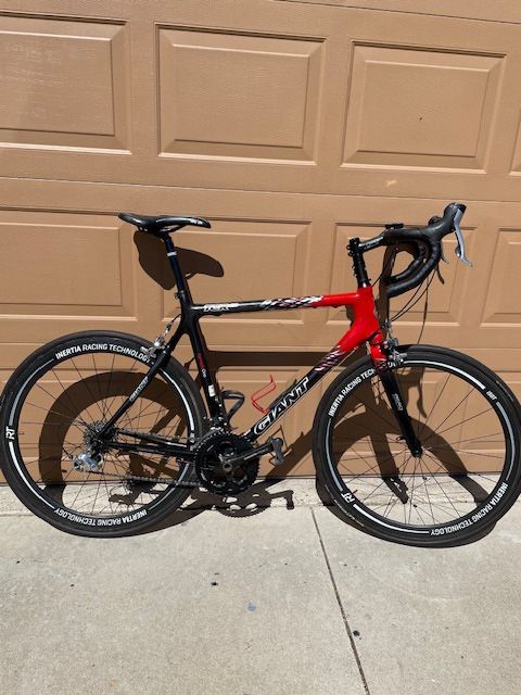 Giant TCR C2 Carbon FiberRoad Bike 