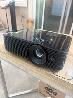 🎥 Optoma 1080p Projector + Screen