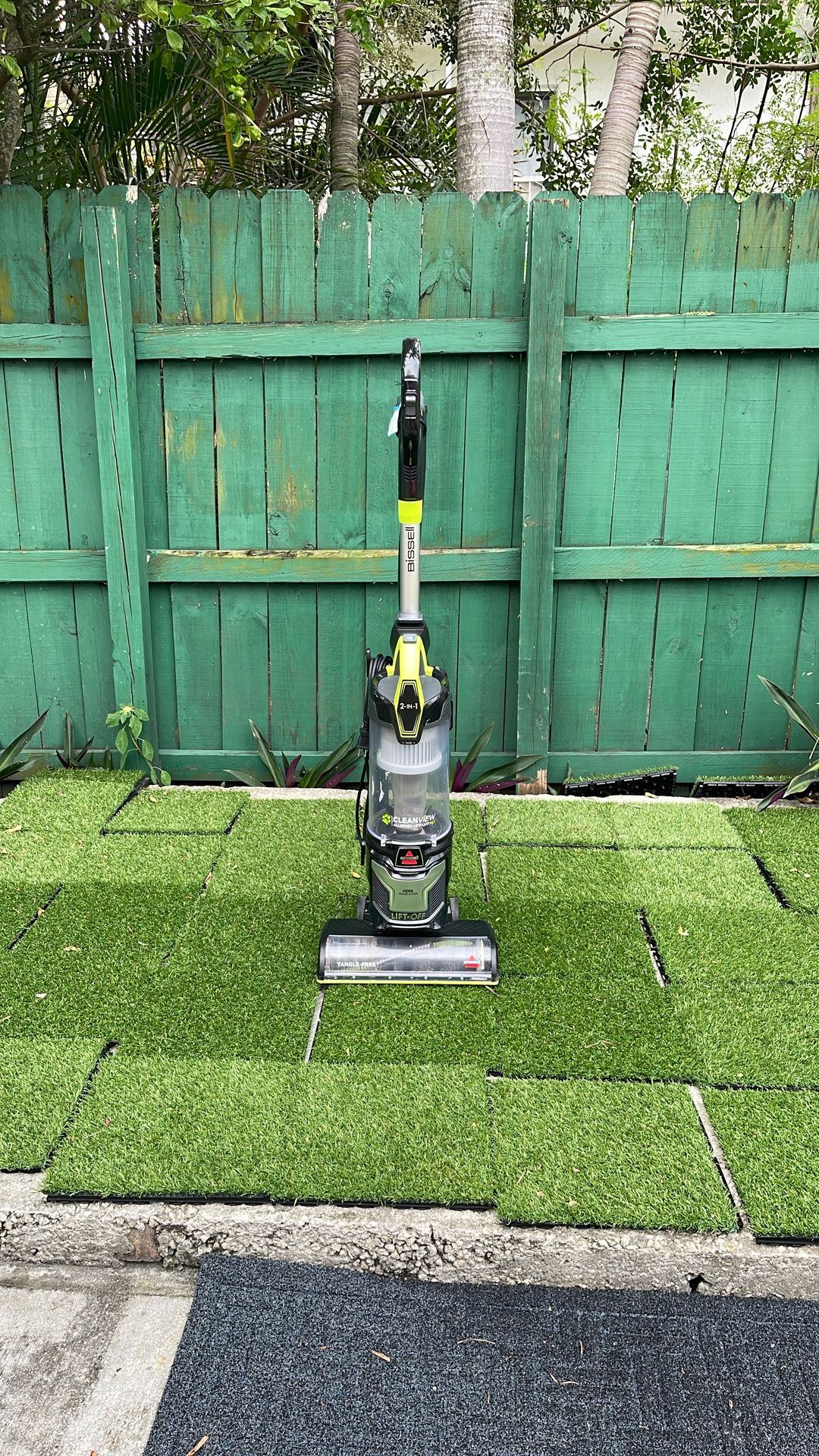 Bissell Vacuum Cleaner $35