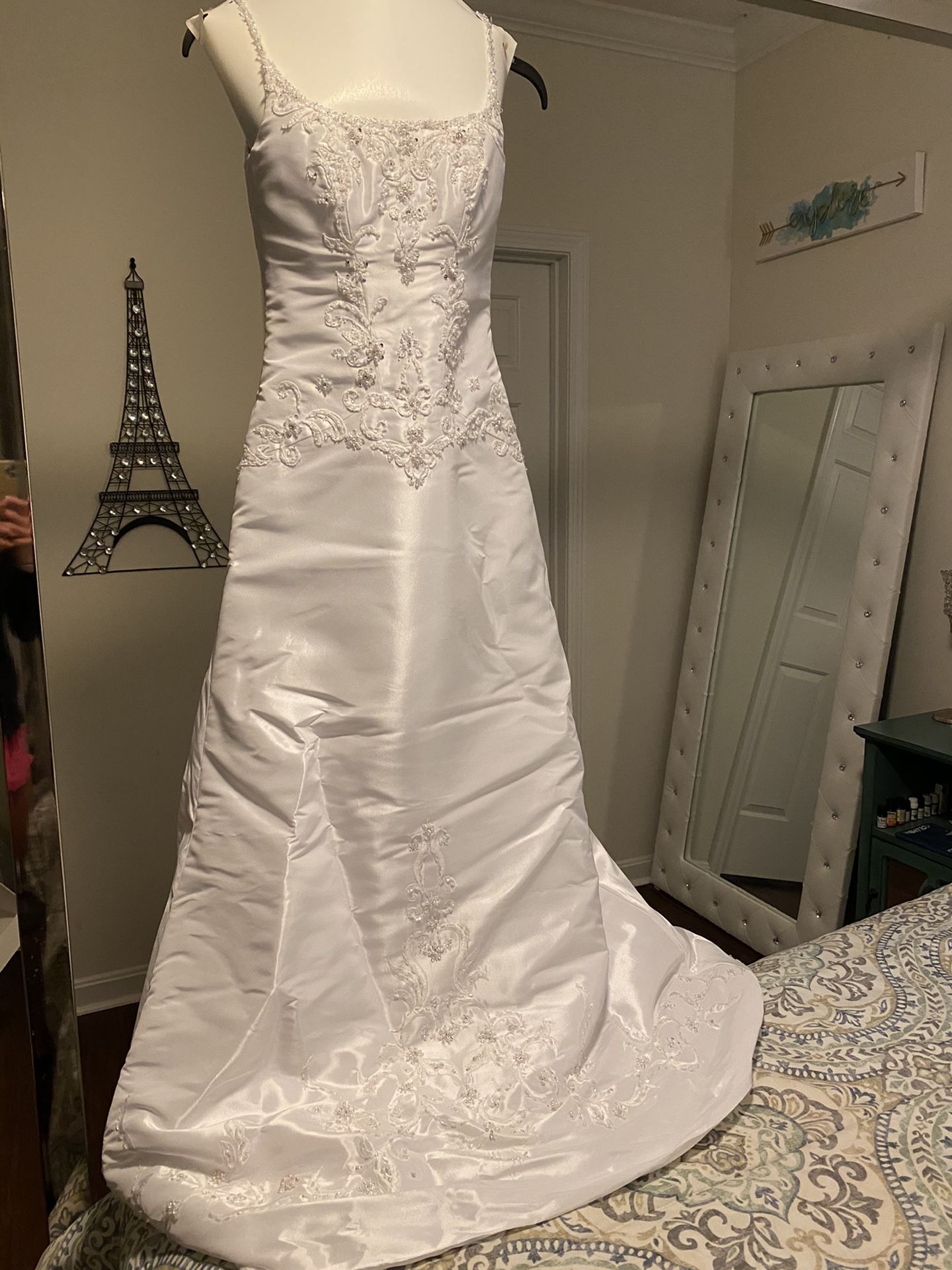 Anjolique size 2-4 white wedding dress