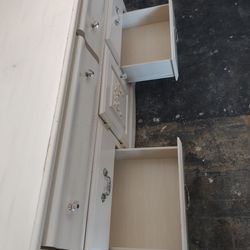 Dresser (Sturdy)
