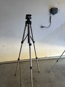 2 Velbon camera tripods