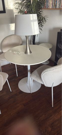 Indoor or outdoor table and chairs