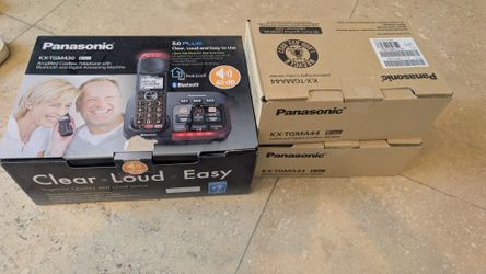 Panasonic Amplified Cordless Telephone with 2 additional handsets.