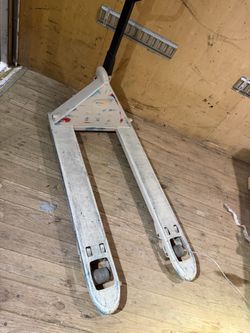crown pallet jack