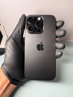 iPhone 16 Pro 128GB - Black Titanium Unlocked + Extra Cases