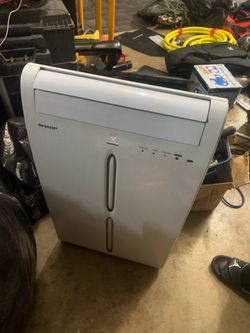 Ac  unit  works fine. lost the duct and the outsi