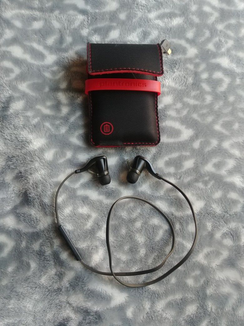 Plantronics Wireless Ear buds + Charge Case