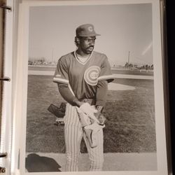 Andre Dawson Chicago Cubs 1988 Hall Of Fame HOF Portrait Baseball Player 8x10 Glossy Black and White Photo Vintage Collectible