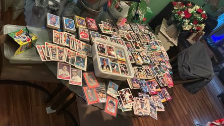 Large Lot of Vintage Baseball Cards