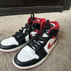 Jordan 1 Mid