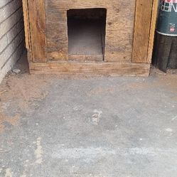 DOG HOUSE