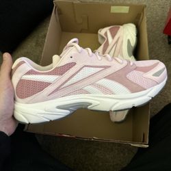 Reebok Road Prime - Size 11.5 