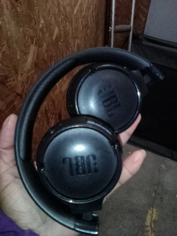 JBL Headphones Bluetooth