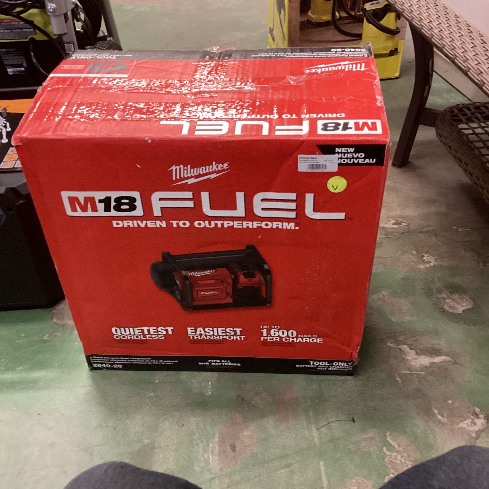 Milwaukee M18 FUEL 18-Volt Lithium-Ion Brushless Cordless 2 Gal. Electric Compact Quiet Compressor (UG)