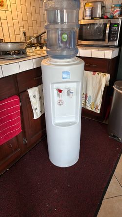 Clover wster dispenser the hot water doesn’t work only cool water
