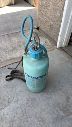 Hand pump sprayer