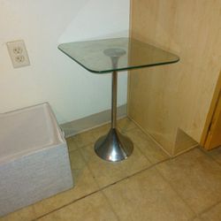 End Table Glass N metal Very Cute 