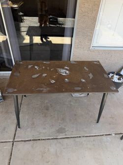 Solid Metal Patio Table Base / DIY Project – $40