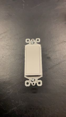 Legrand Radiant Decora15 Amp Three-Way Switch ( 2 Available )