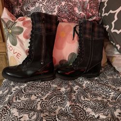 Chickeeze Boots High Top Size 8