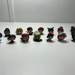 Disney Doorables Figure Collection  14 pieces