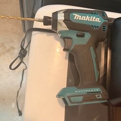 Makita xdt14t 18V LXT Lithium-Ion Brushless Cordless Quick-Shift Mode 3-Speed Impact Driver